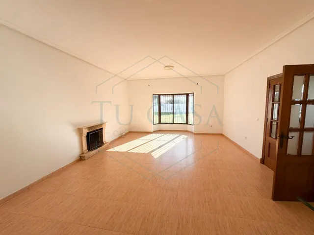 Grandioso chalet rústico en venta con división horizontal en parcela de 1.000 m2 — 5