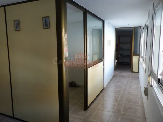 OFICINA TOTALMENTE ACONDICIONADA EN ZONA FERIA - foto 4