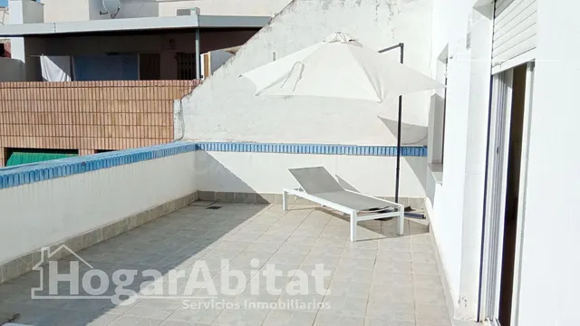 ÁTICO REFORMADO CON TRASTERO Y ASCENSOR - foto 2