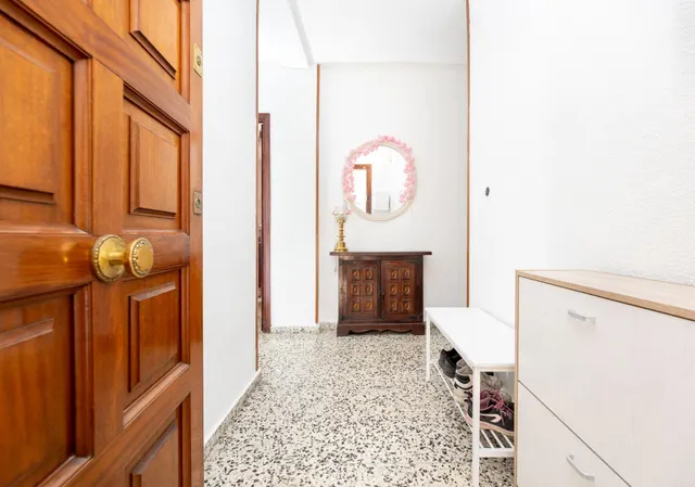 En Venta Piso de 4 dormitorios con ascensor, ideal para reformar a tu gusto. — 22