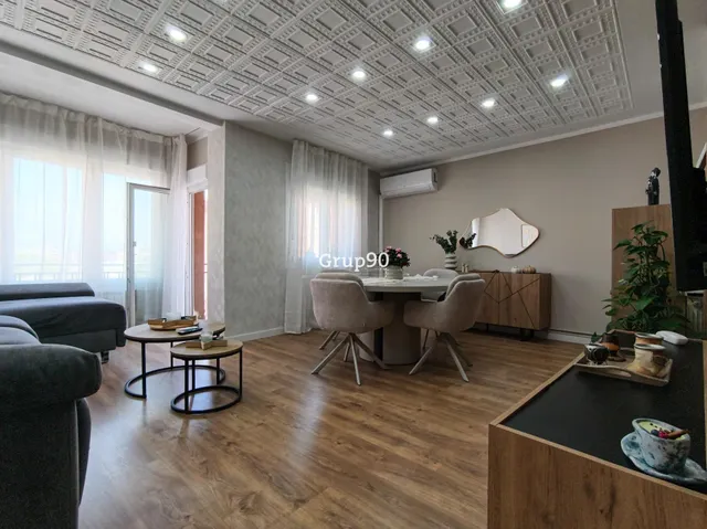 PISO DE 111 M2 TOTALMENTE REFORMADO CON 2 BALCONES JUNTO AL PASSEIG DE RONDA — 8