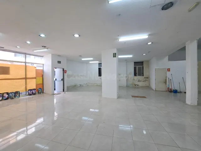 Local comercial en zona centro — 3