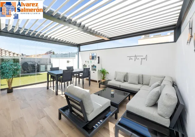 ÁTICO CON PERGOLA BIOCLIMATICA JUNTO AL METRO