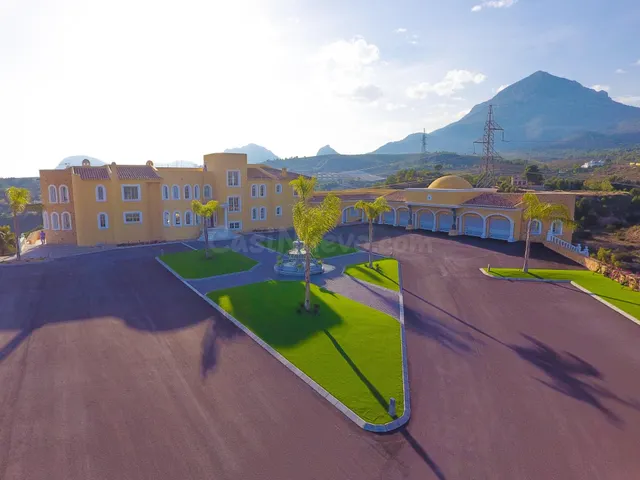 Gran chalet independiente en la Nucia, Alicante. - foto 3