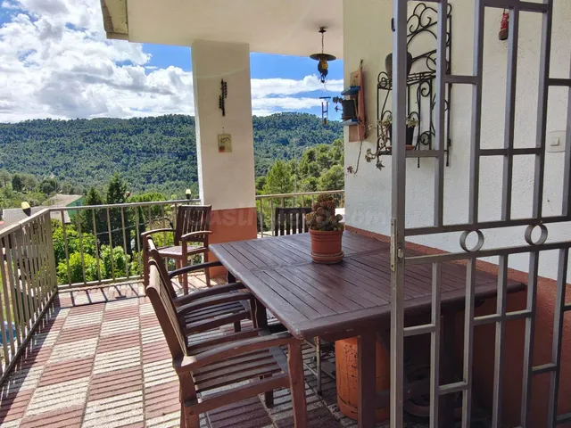 CASA UNIFAMILIAR, CON DOS VIVIENDAS, EN VENTA A 4 VIENTOS, C