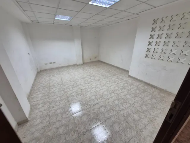 Local Comercial  - Oportunidad Única — 9