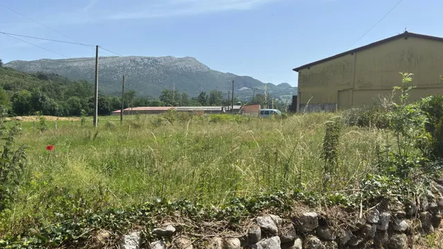 OPORTUNIDAD ÚNICA TERRENO URBANO EN RIVA DE RUESGA - foto 4