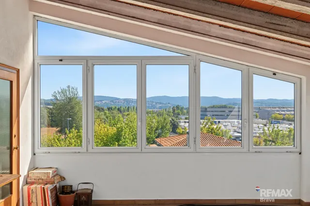 Girona, Domeny | Gran Oportunidad: Edificio de 702 m2 con Taller, Vivienda y Patio — 16