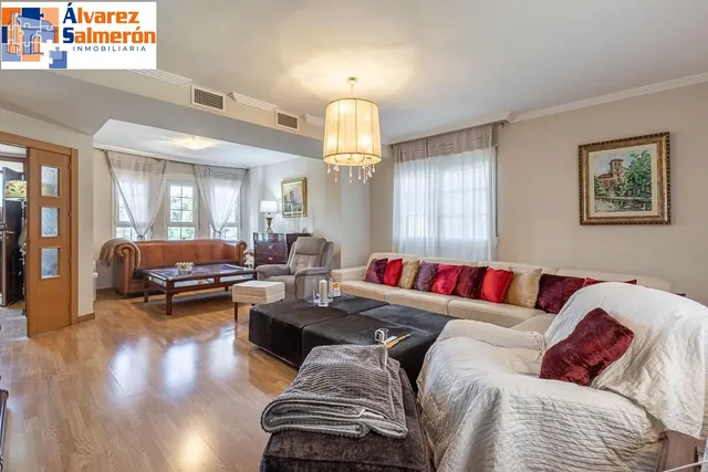 Casa pareada con piscina y vistas despejadas en Huétor Vega — 8