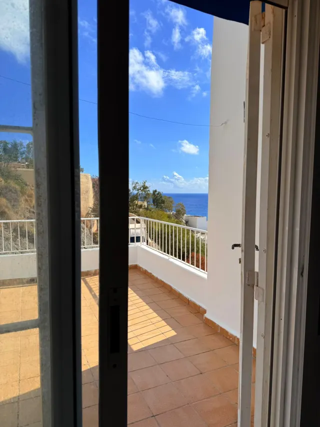 Piso de 3 dormitorios con vistas al mar y piscina — 9