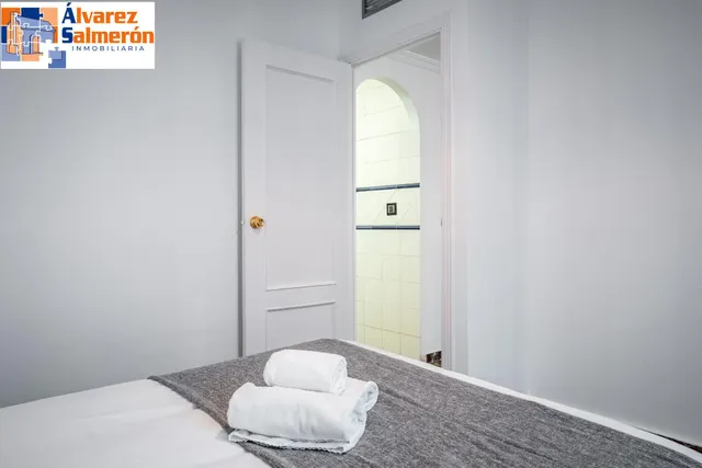 PISO CON LICENCIA TURISTICA EN CALLE NAVAS — 11