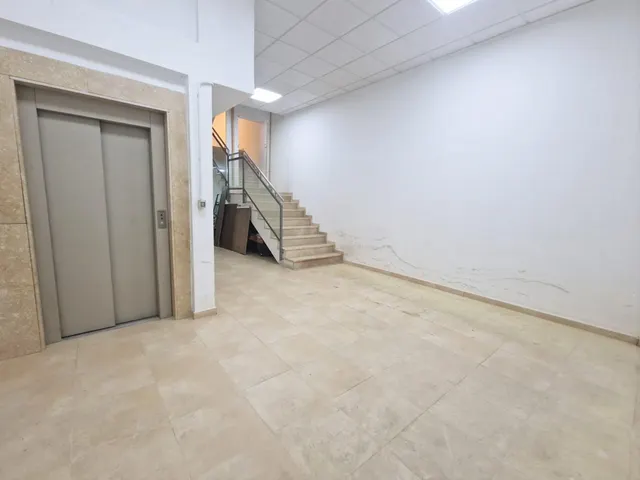 Gran Local Comercial en pleno centro de Guardamar del Segura — 28