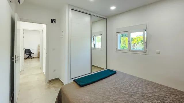 Chalet de lujo en venta en Benidorm: 6 dormitorios y 4 baños dividido en 2 casas independientes — 35
