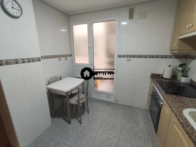 Inmobiliaria Tejares Alquila estupendo piso zona Avenida España - Hospital — 7