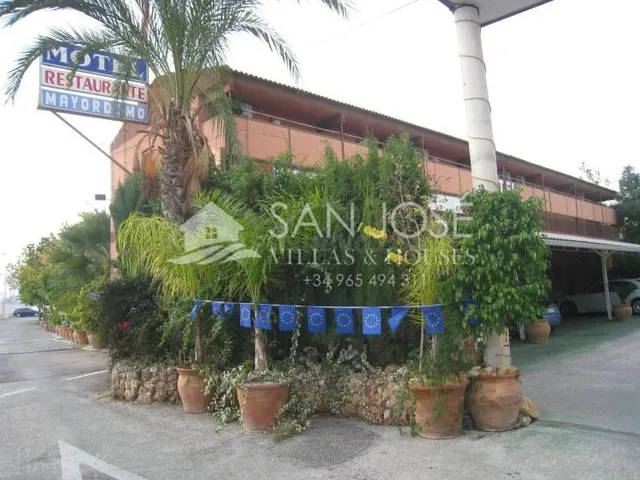 VENTA DE MOTEL EN ASPE DE 32 HABITACIONES, PRECIO NEGOCIABLE - foto 2