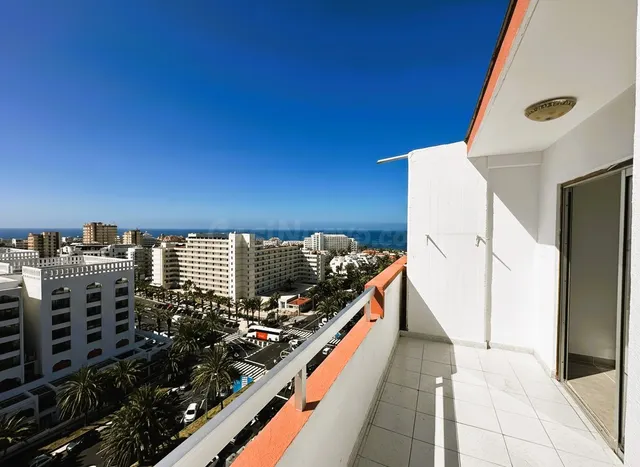 Acogedor apartamento con terraza y vistas al mar en Playa de las Américas — 19