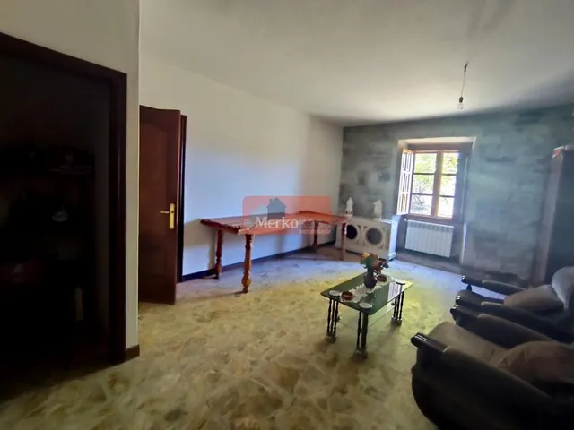 Casa de piedra gallega en venta en Begonte: espacio, encanto y tranquilidad — 10