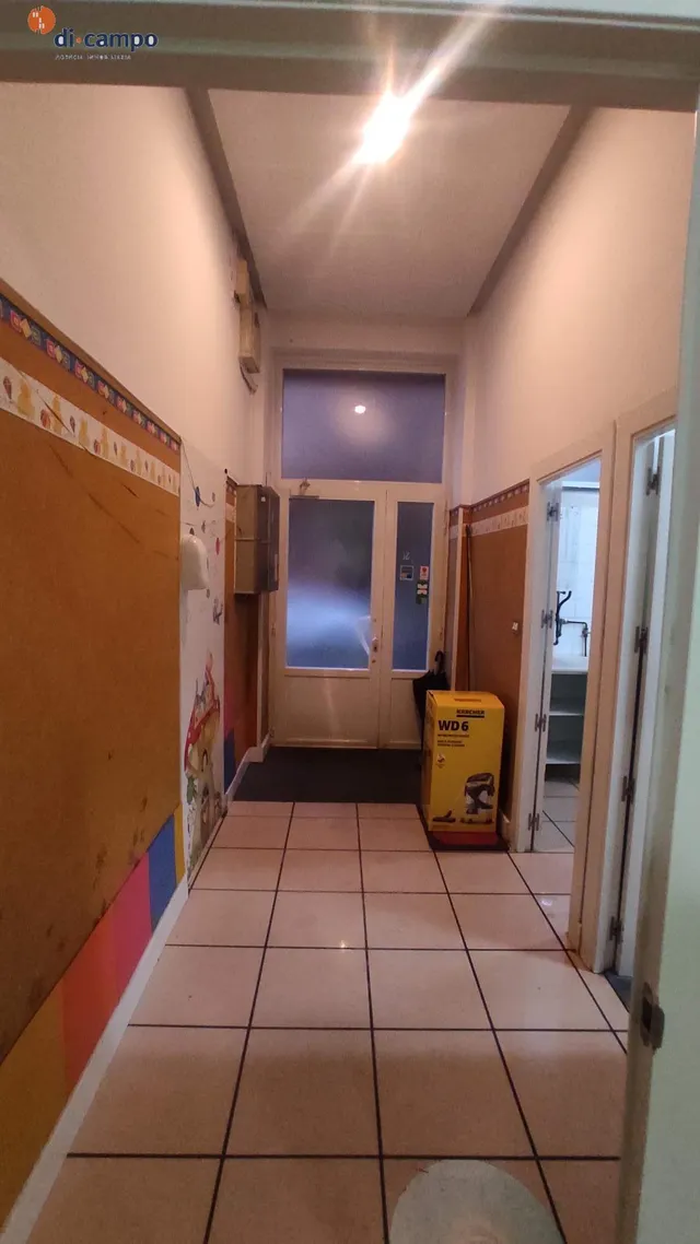 AMPLIO LOCAL EN VENTA, PASEO SAN ISIDRO, VALLADOLID. FACHADA A TRES CALLES. — 21