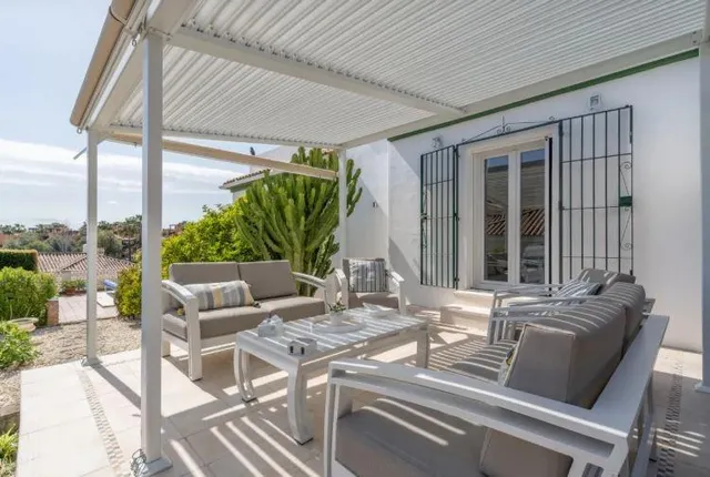 Villa de estilo andaluz ofrece impresionantes vistas al mar — 8