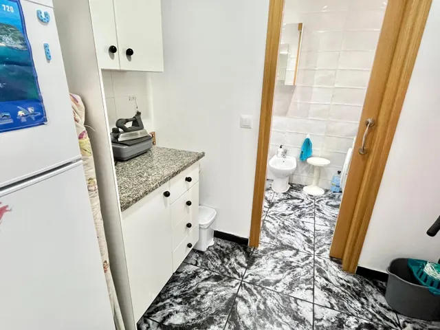 Amplio y Luminoso Piso en Can Rull, Sabadell por solo €329.000 — 25