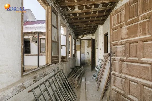 Edificio histórico junto a Plaza Larga, en el corazón del Albaicín (Granada) — 26