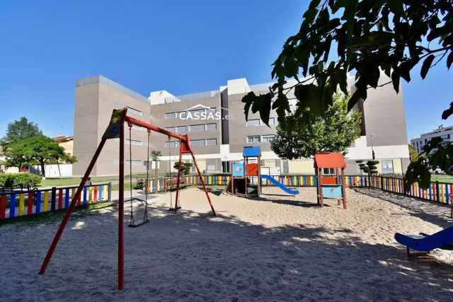 Soto del HENARES - 2 habitaciones, 2 plazas de garaje y trastero. — 45