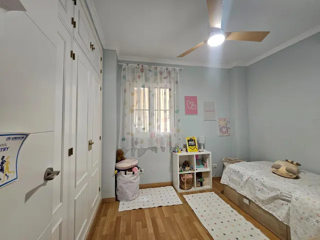 Piso familiar con Garaje, Trastero y Piscina en El Pinillo, a 800 Metros del Mediterráneo — 41