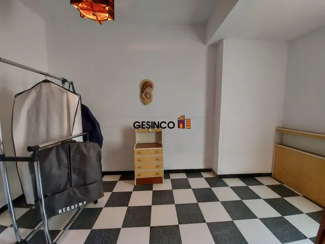 CASA DE PUEBLO CON MUCHAS POSIBILIDADES — 12