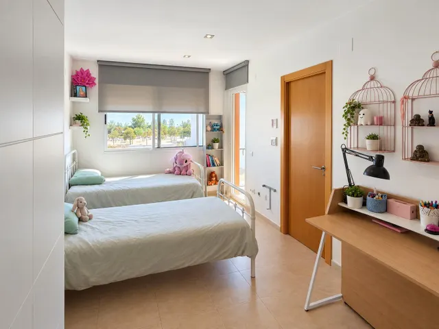Ref- 08700 Salico presenta Adosado de 4 dormitorios con 80 m2 de terrazas y garaje en  Almazora centro — 34