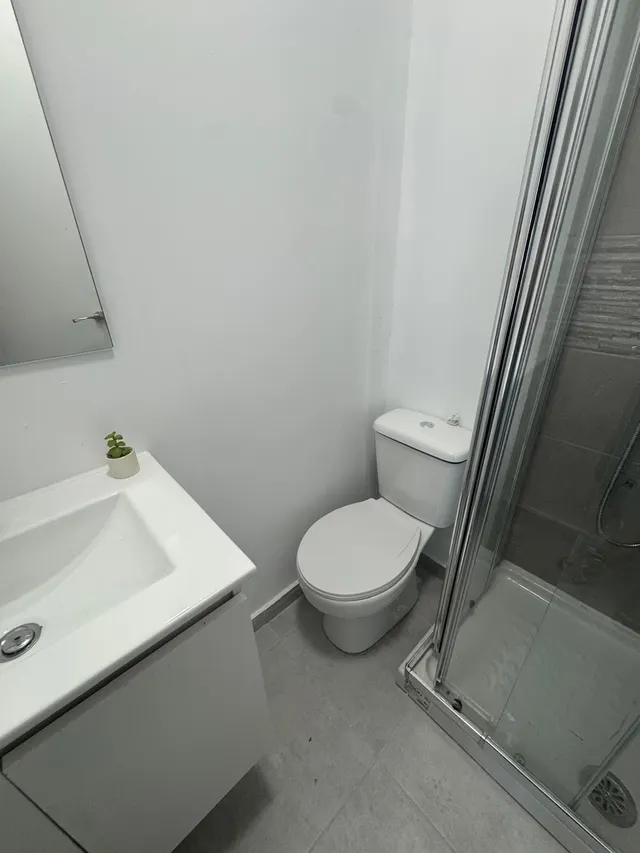 PISO EN VENTA DE 4 DORMITORIOS Y 2 BAÑOS — 13