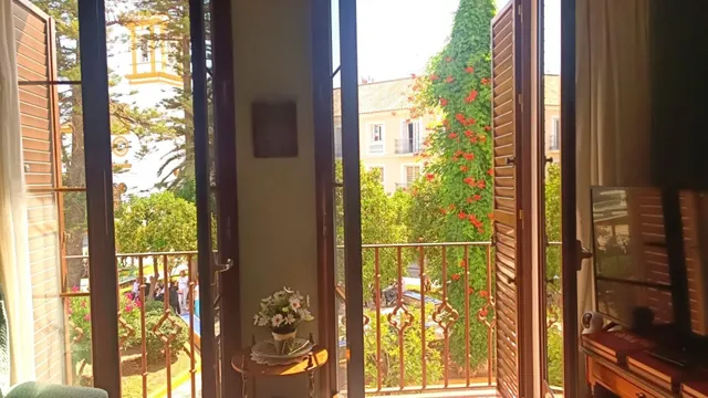 Edificio en plena plaza de la constitución — 2