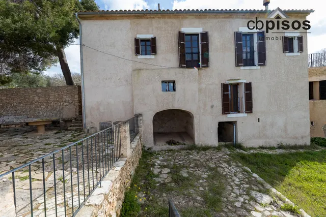 SE VENDE EXCLUSIVA FINCA RÚSTICA EN FELANITX — 46