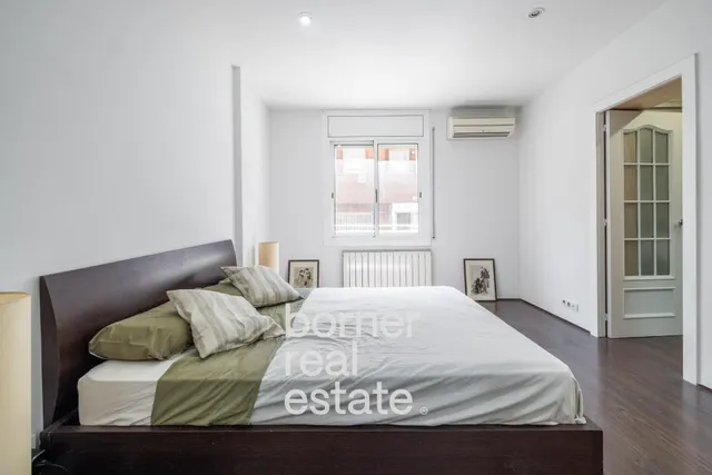 Chalet adosado en venta en Calle de Sant Josep — 32