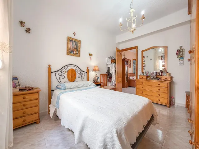 Piso de 2 dorm. reformado para entrar a vivir. — 21