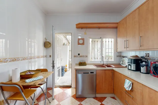 Luminosa Planta Baja con Gran Patio y Terraza en el Barrio de la Concepción — 35