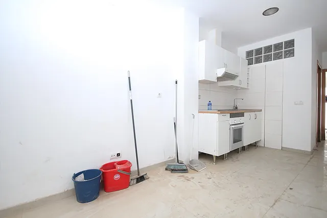 Bajo en esquina para convertir en vivienda o negocio en Alaquàs. con informe de arquitecto — 8