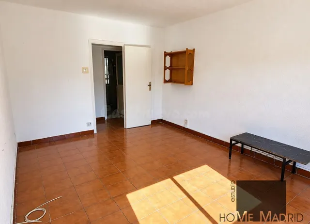 ESTUDIO HOME MADRID OFRECE piso de 109 m2, situado en tercera planta exterior, en el barrio de Peñagrande. — 3