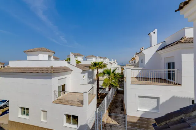 Villa Independiente en San Fulgencio, 3 dormitorios, 3 baños — 34