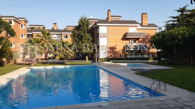 PRECIOSO PISO EN EL EXCLUSIVO COMPLEJO RESIDENCIAL LES LLOSE