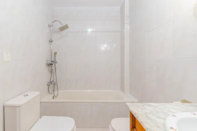 Gran casa familiar de 3 plantas en Ronda de Poniente — 19
