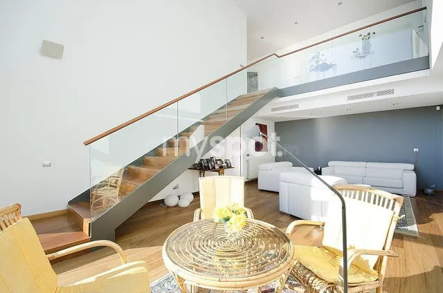Villa moderna y de lujo con piscina infinita en zona discret - foto 4