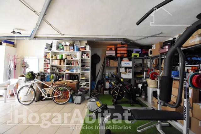 PRECIOSO ADOSADO EN URBANIZACIÓN CON PISCINA, GARAJE Y TERRAZA — 36