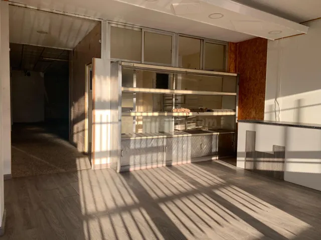LOCAL COMERCIAL EN ALQUILER - foto 3