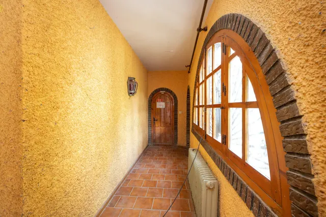 Terreno urbanizable, actualmente hay un restaurante. — 25