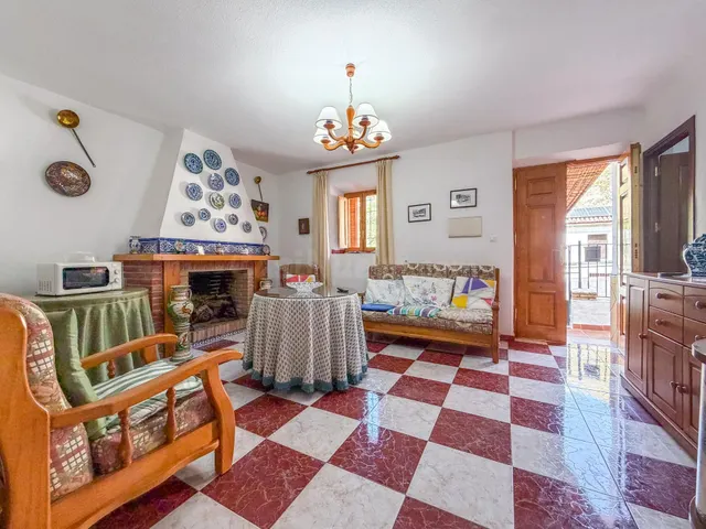 Casa independiente en la entrada de Pinos Genil. (A 10 minutos de Granada) — 4