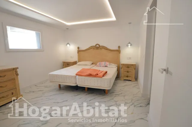 PRECIOSO CHALET REFORMADO CON PISCINA, GARAJE Y DOS TERRAZAS — 37