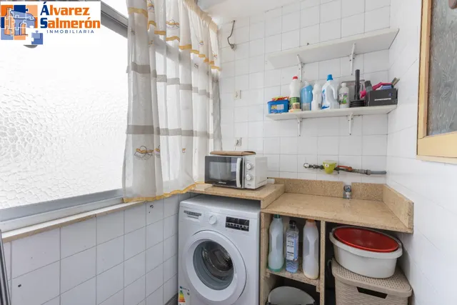 Piso de 3 dormitorios en calle milán, zaidín | muy luminoso y con gran potencial — 23
