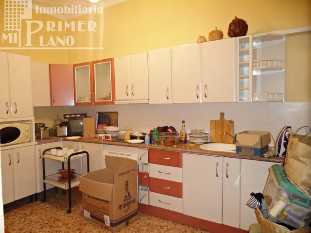 VIVIENDA EN UNA DE LAS PRINCIPALES CALLES DE TOMELLOSO — 23