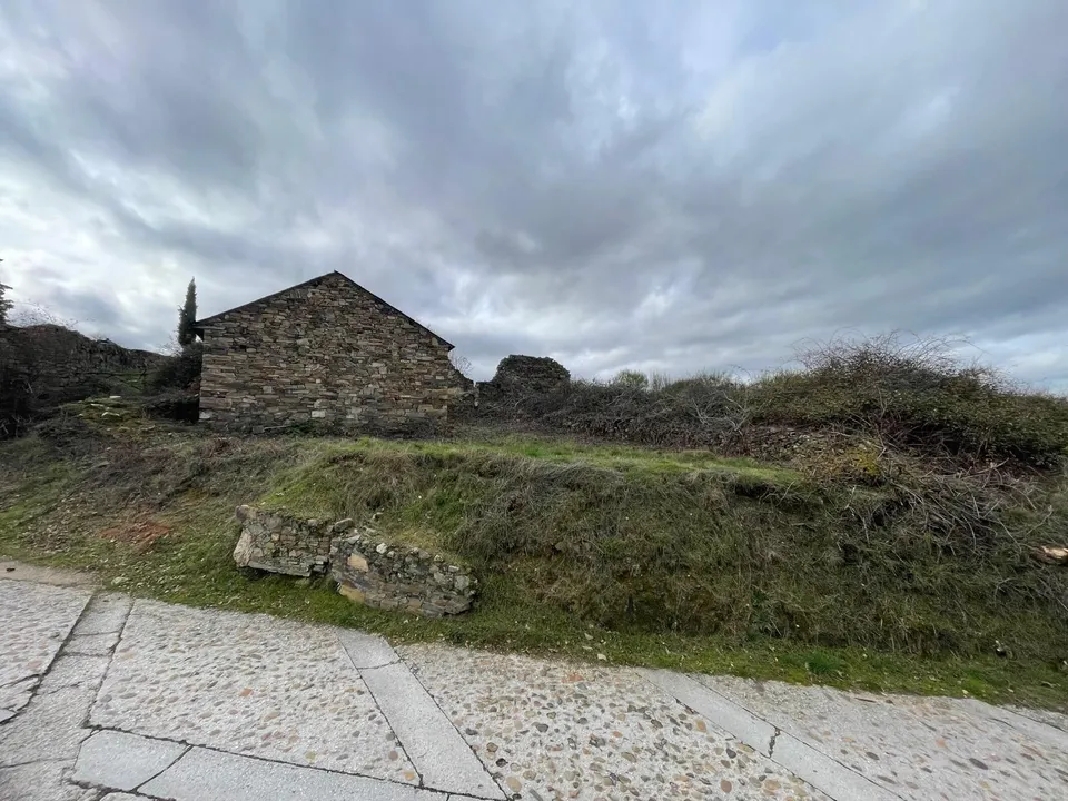 SE VENDE PARCELA URBANA EN EL ACEBO