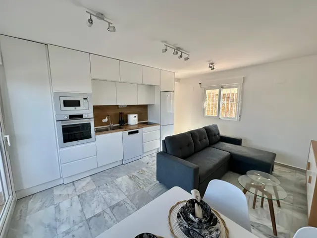Moderno Apartamento en la Encantadora Cala de Benidorm — 2